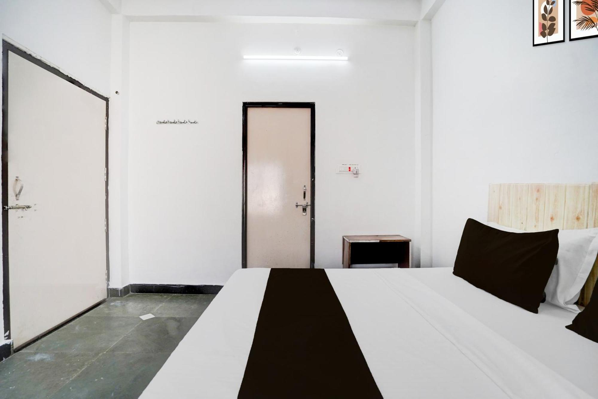 Hotel O Ramdut Palace Guest House Faizābād Eksteriør billede