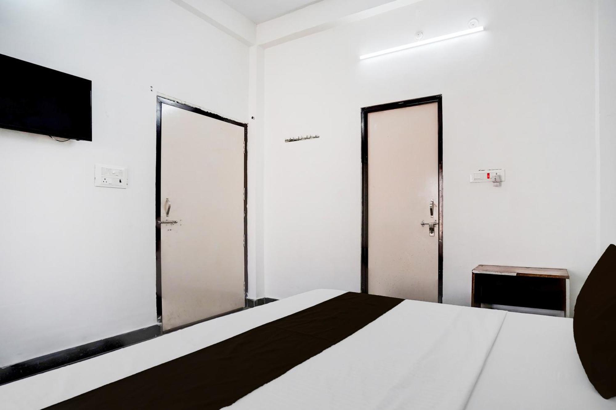 Hotel O Ramdut Palace Guest House Faizābād Eksteriør billede